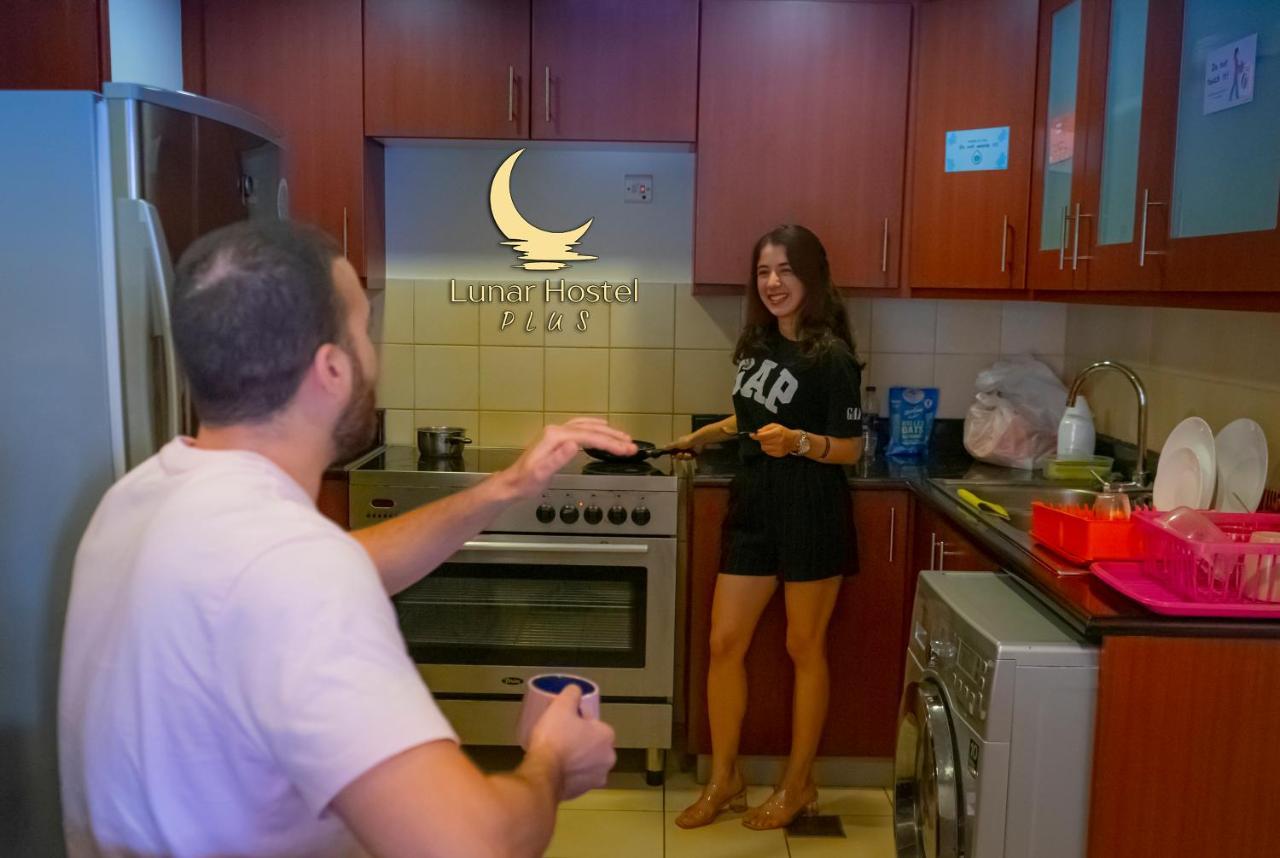 Lunar Hostel Plus Дубай Экстерьер фото